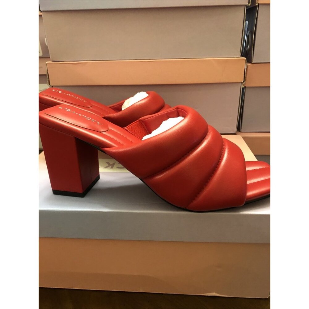 Lisa Vicky VERY-V in Red Leather Size 7.5